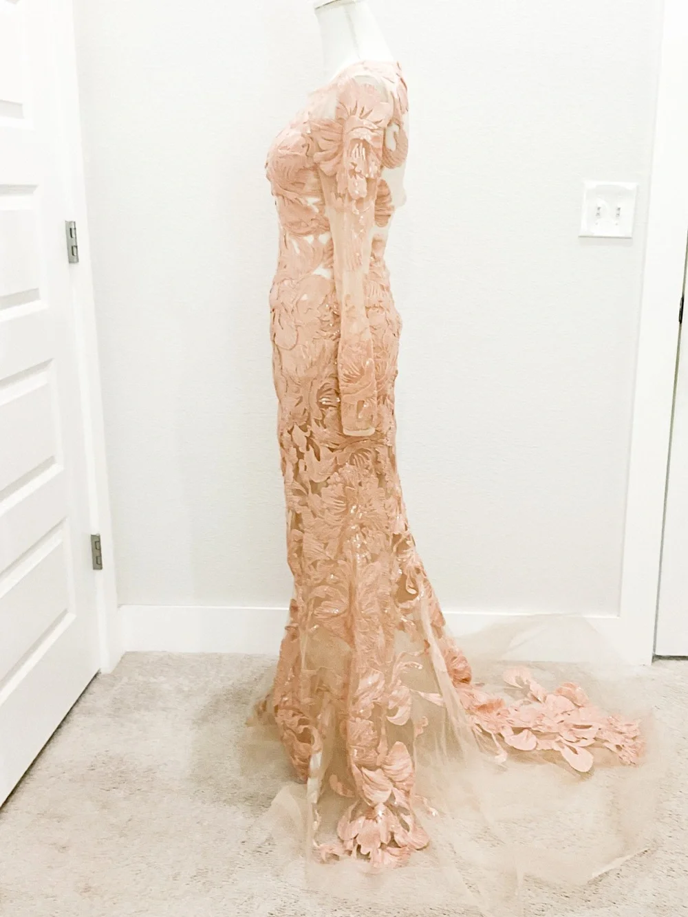 Royal We Blush Rose Gold Floral Appliqué Mermaid Gown Sheer Long Sleeves Size XS